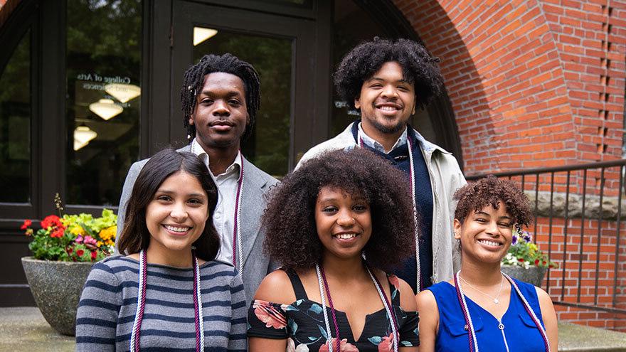 2018 Ames Scholar graduates stand in front of Alexander Hall